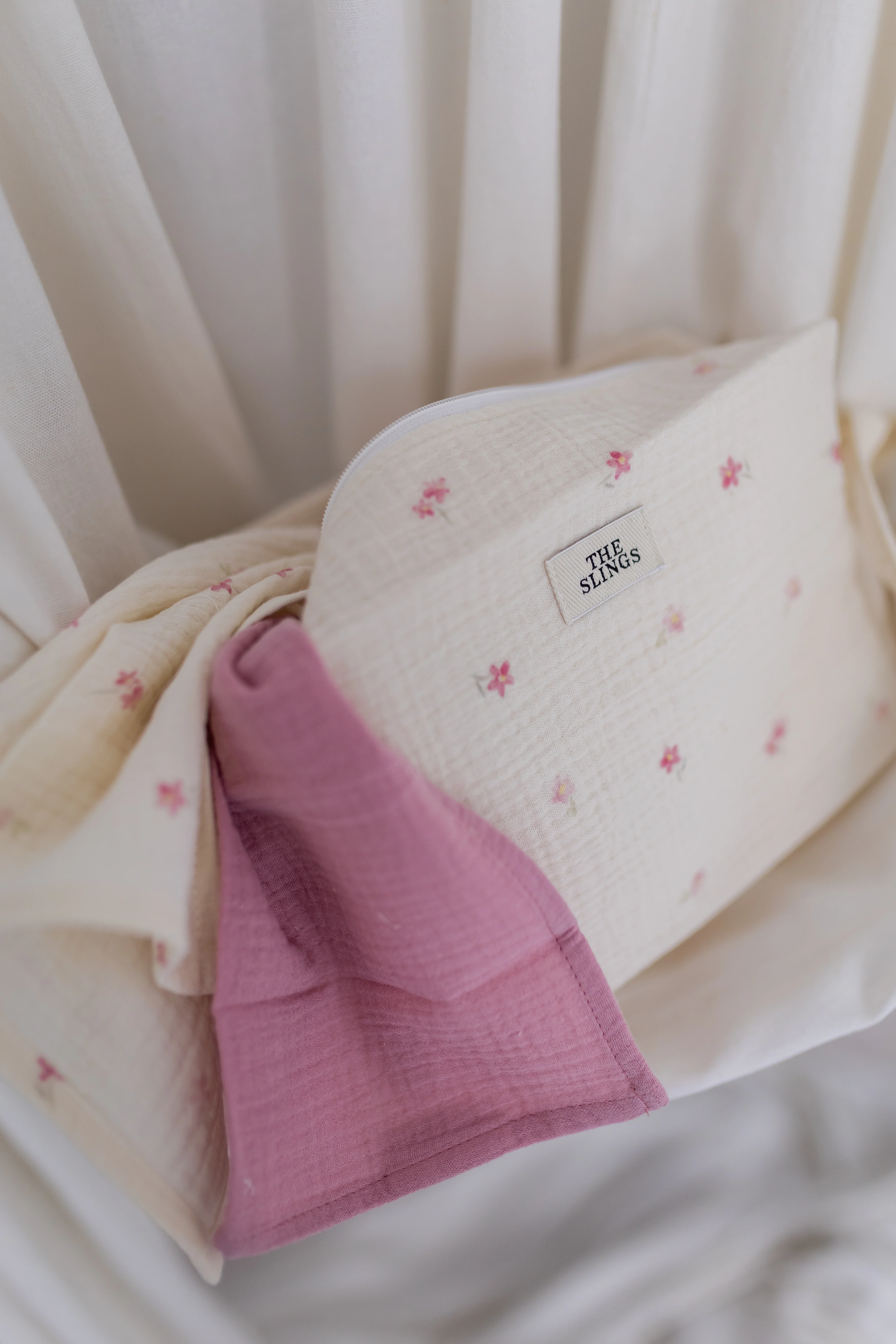Duża Muślinowa Kosmetyczka Pink Flora - Image 4